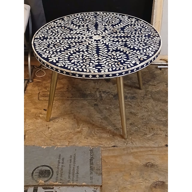 Mid Century Blue Lacquer Table With Inlaid Mother of Pearl Design and Solid Brass Legs For Sale - Image 11 of 11