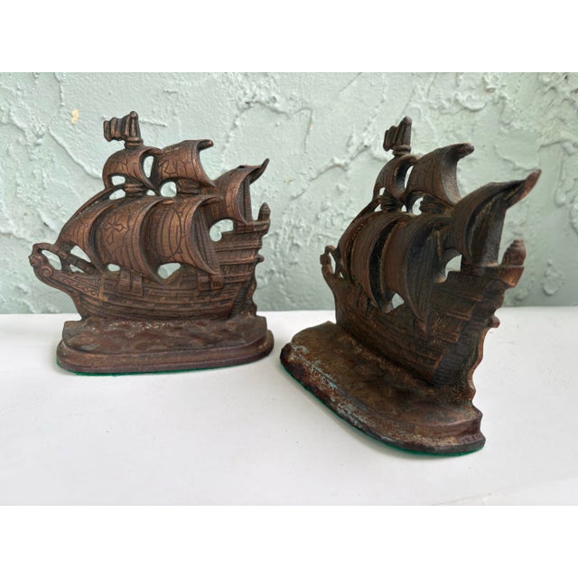 Nautical Vintage Heavy Cast Iron Elizabethan Galleon Ship Bookends – Nautical Maritime Library Decor – Pair For Sale - Image 3 of 11