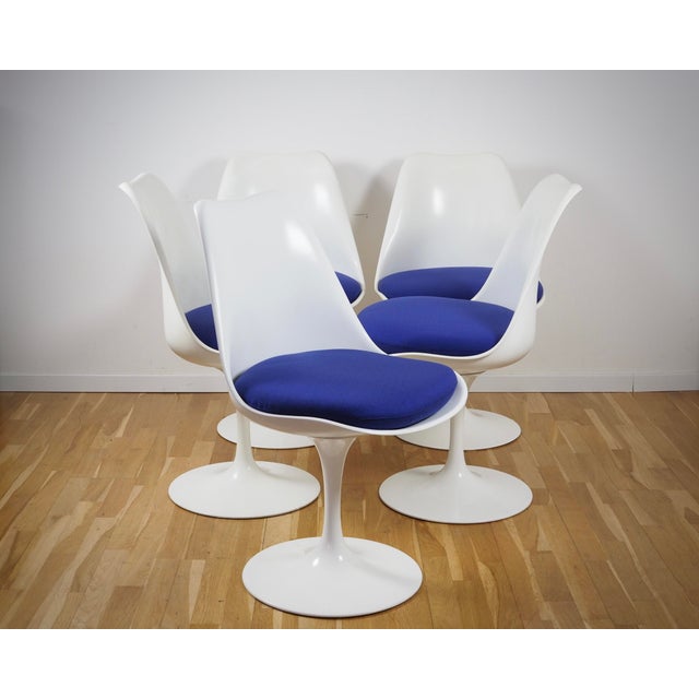Tulip Chairs by Eero Saarinen for Knoll International, Set of 5, in Good conditions. Designed 1950 to 1959 I have official...