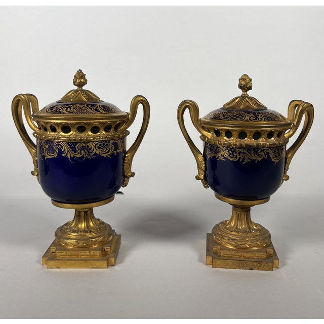 Blue Louis XVI Sèvres Porcelain Potpourri Jars, Set of 2 For Sale - Image 8 of 8