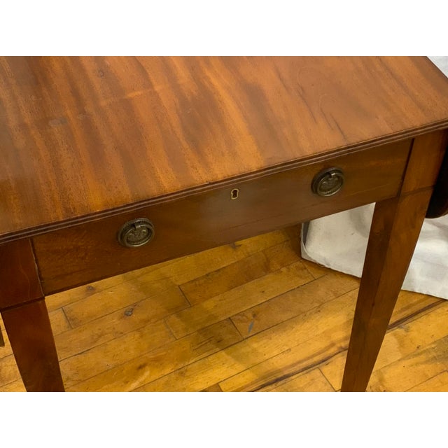 Important Georgian Pembroke Table For Sale - Image 9 of 11