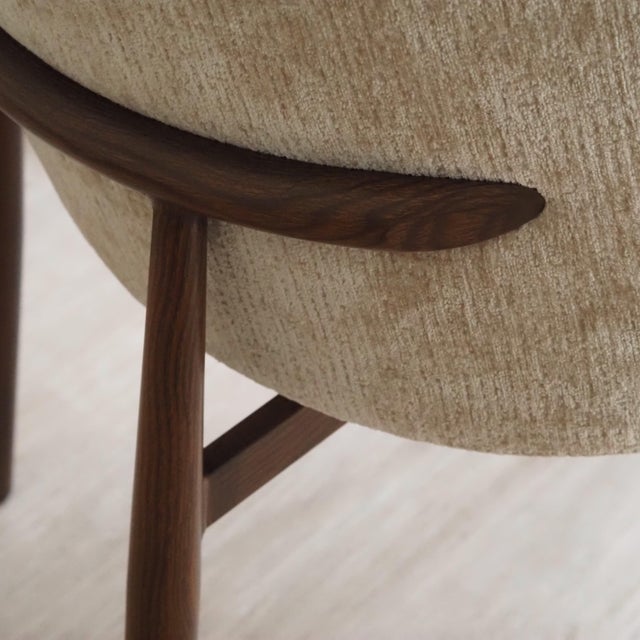 Upholstered Chair with Shell-Shaped Backrest For Sale - Image 4 of 9