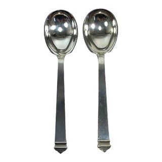 Pair American Tiffany & Co. Sterling Silver Hampton Pattern Flatware Sugar Spoons For Sale