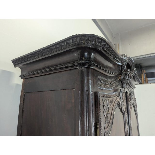 Mottled Mahogany Chest of Drawers in the style of Fécamp For Sale - Image 10 of 14