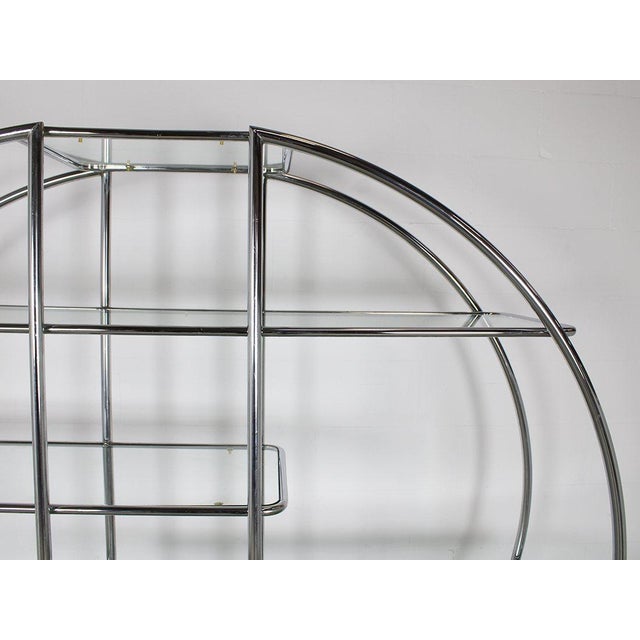 Round Chrome Display Cabinet, 1960s, in Good conditions. Designed 1960 to 1969