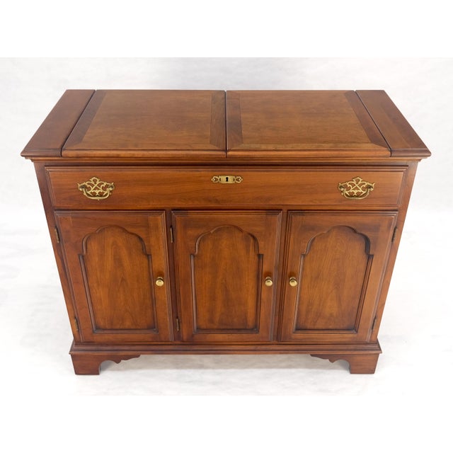 Flip Top Banded One Drawer Raised Panel Cherry 3 Door Liquor Cabinet Server MINT For Sale - Image 14 of 18