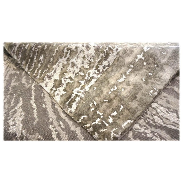 Early 21st Century Indian Modern Wool & Silk 9x12 Taupe, Ivory & Grey Handmade Area Rug #1143858 For Sale - Image 5 of 6