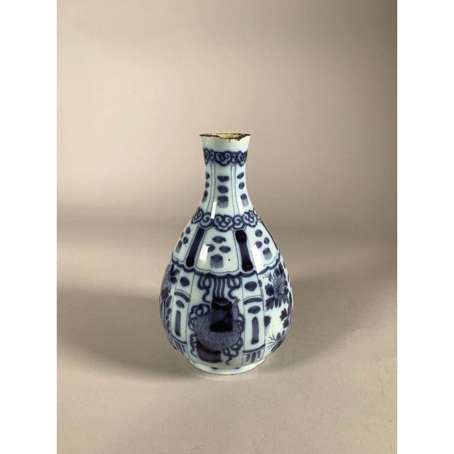 17th-century Delft ceramic vase in the Kraak style, Chinese Wanli chinoiserie. Marked SVE, Samuel van Eenhoorn, owner of...