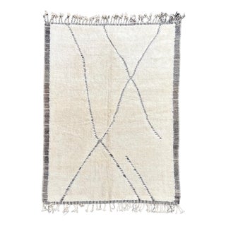 Moroccan Beni Ouarain Rug in Handwoven Wool with Minimalist Design, 1990s For Sale