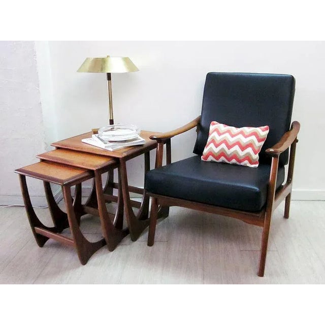 Salmon Triangle Geométrica Cushion from Com Raiz For Sale - Image 4 of 5