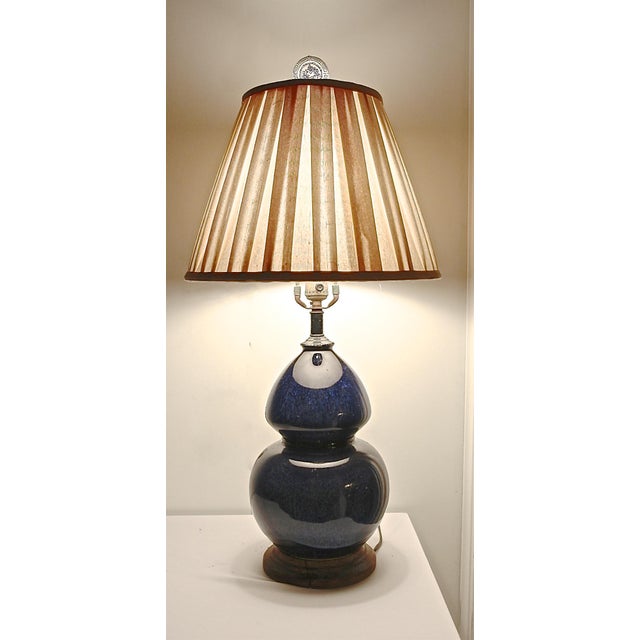 Mid-Century Modern 1960s Midnight Blue Double Gourd Vintage Ceramic Lamp For Sale - Image 3 of 13