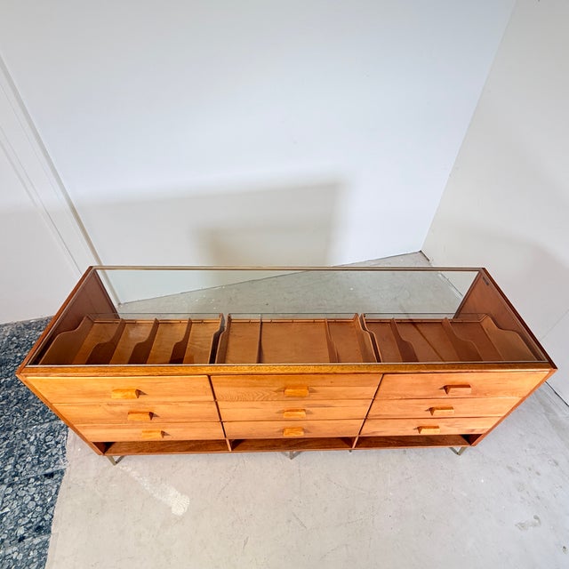 1960s Vintage Oak Display Counter from Haka Ladenmöbel, 1960s For Sale - Image 5 of 14
