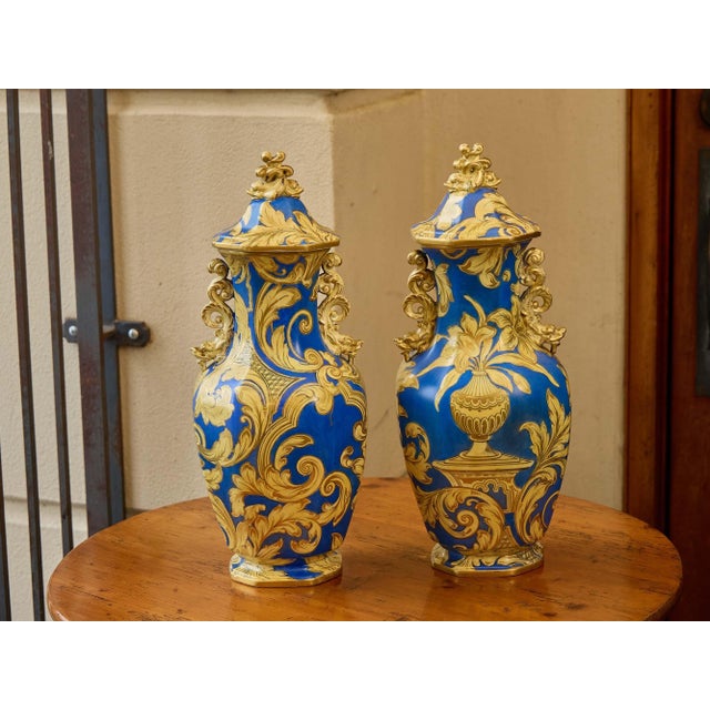 English Pair of English 1840s Mason’s Ironstone Lidded Vases With Blue & Gilt Scrollwork For Sale - Image 3 of 9
