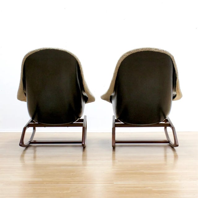 Pair of 1960s Gemini Rocking Pod Chairs by Walter S. Chenery for Lurashell For Sale In Los Angeles - Image 6 of 12