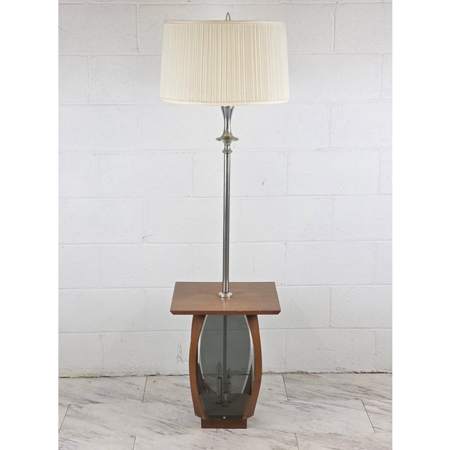 1960s Walnut & Smoked Lucite Sidetable Floor Lamp Combo For Sale - Image 4 of 6