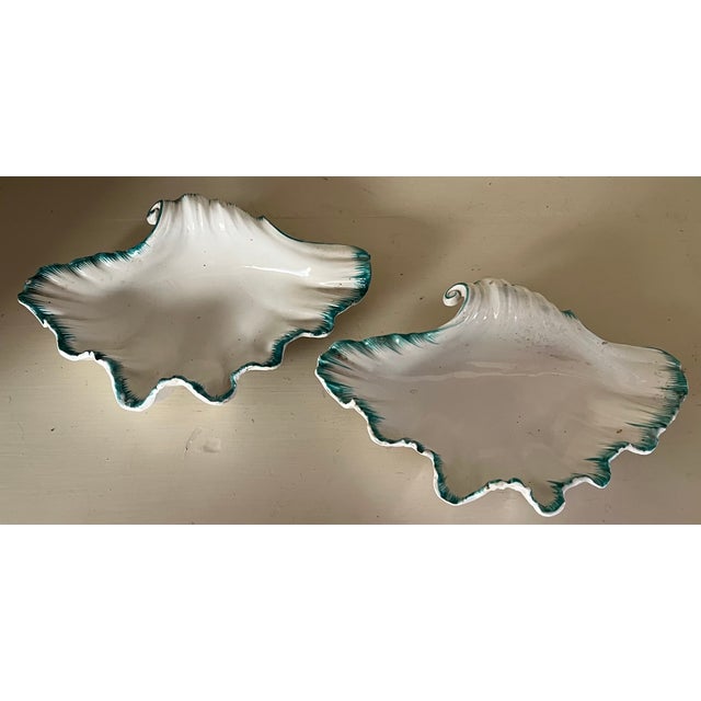 Antique 18th Century Wedgwood Creamware Feather Edge Sea Shell Dishes - A Pair For Sale - Image 11 of 16