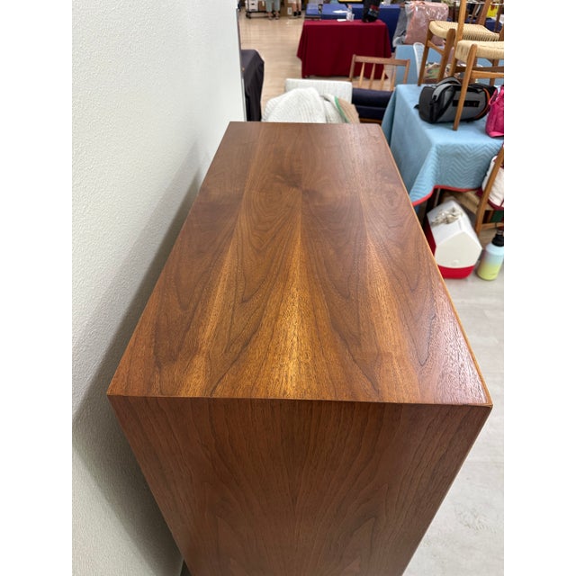 American of Martinsville 1960s American of Martinsville Highboy For Sale - Image 4 of 9