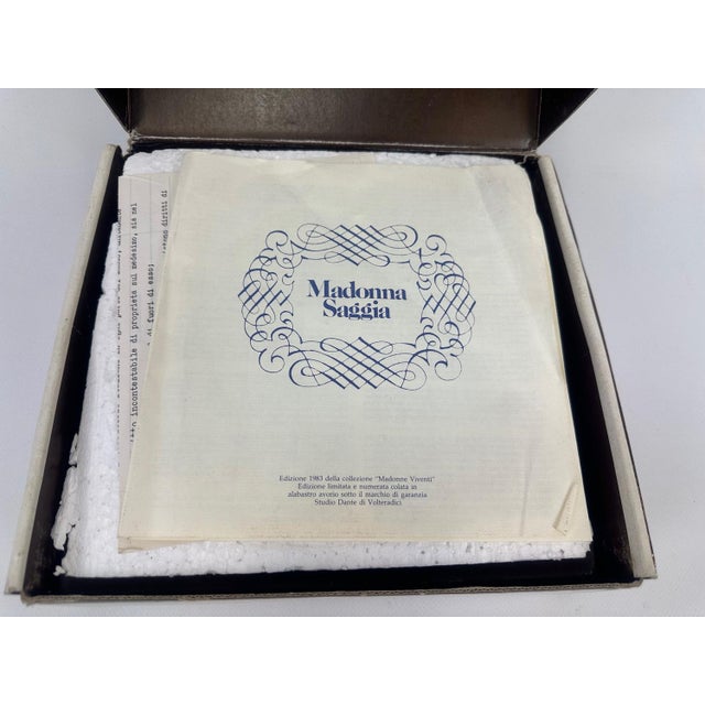 Italian Hand-Carved Alabaster Wall Plate by A. Santangela for Studio Dante Di Volteradici, 1983 For Sale - Image 14 of 15