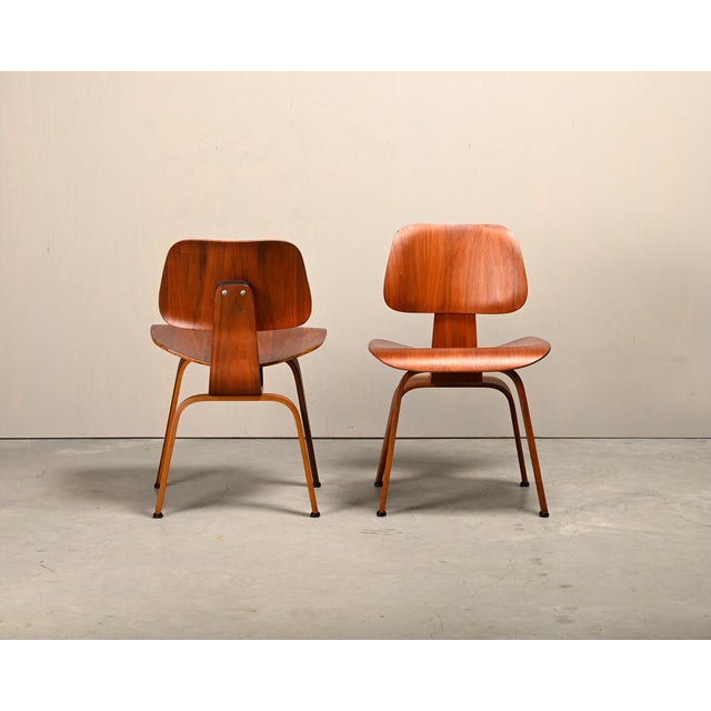 1950s Early DCW Chair in Walnut Plywood by Charles and Ray Eames for Herman Miller, 1950s For Sale - Image 5 of 18
