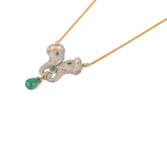 VRJewels Two Head Vintage Elephant Necklace- 4.35 Ct Emerald & 2.39 Ct Diamond in 14k Solid Gold For Sale - Image 4 of 10