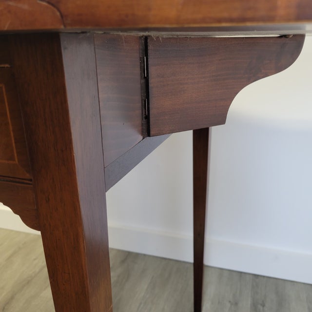 Brown English Hepplewhite-Style Pembroke Table With Satinwood Inlay, C. 1930s For Sale - Image 8 of 9