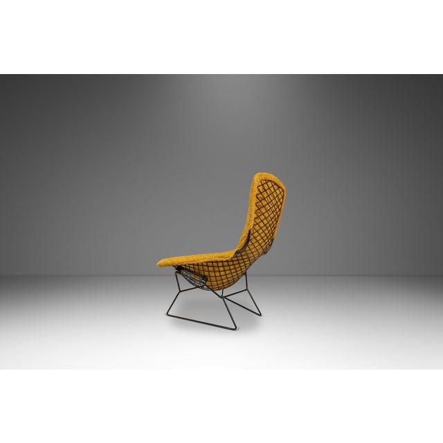 Yellow Set of Two (2) Authentic Bird Lounge Chairs W/ Matching Ottomans in Bouclé by Harry Bertoia for Knoll, Usa, C. 1960's For Sale - Image 8 of 18