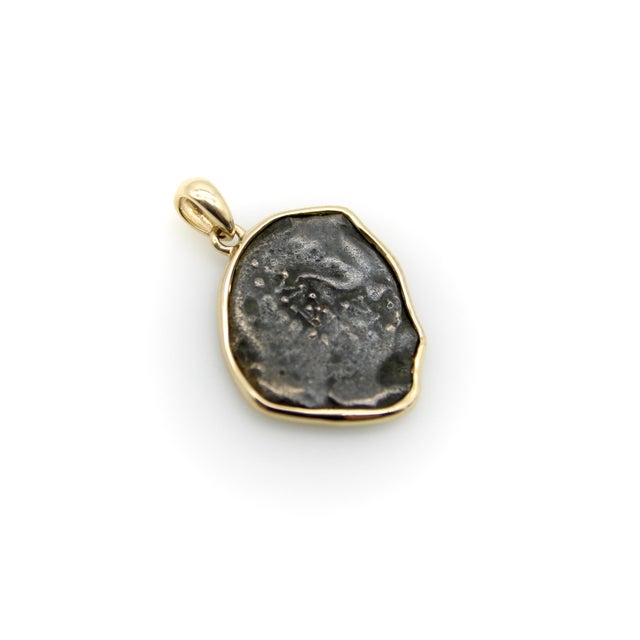15th Century & Earlier 14k Gold Widow’s Mite Coin Pendant For Sale - Image 5 of 12