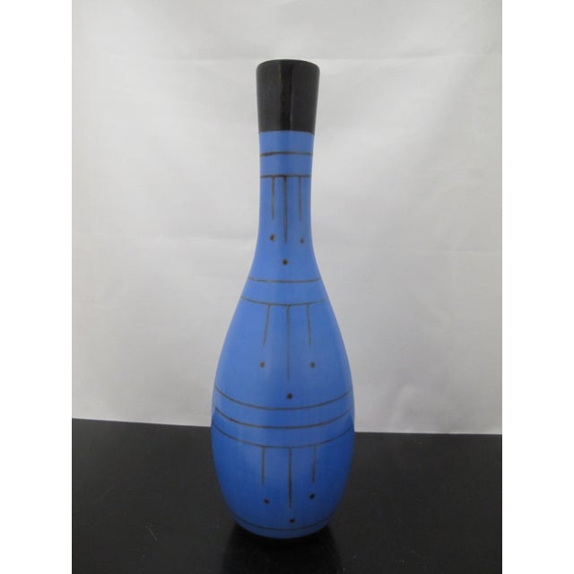Marcelo Prado Chulucanas Peru Pottery Graphic Modernist Bowling Pin Vase For Sale - Image 4 of 9