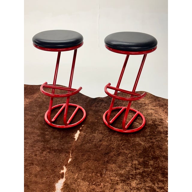 1980s Pair of Post Modern Bar Stools in Red & Black For Sale - Image 4 of 9