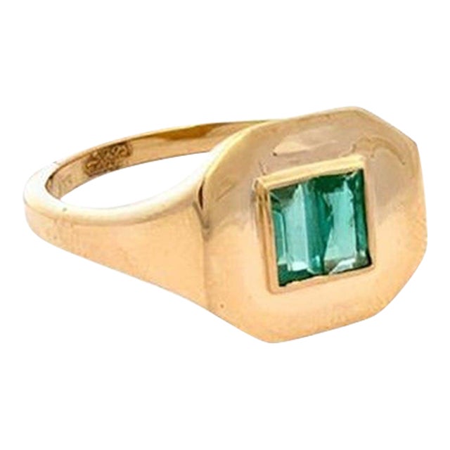 Enticing Emerald 14k Solid Gold Signet Ring Size 7 For Sale