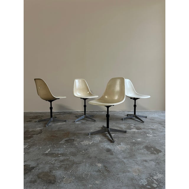 Metal Vintage Chairs by Charles and Ray Eames for Herman Miller, 1960s, Set of 4 For Sale - Image 7 of 7