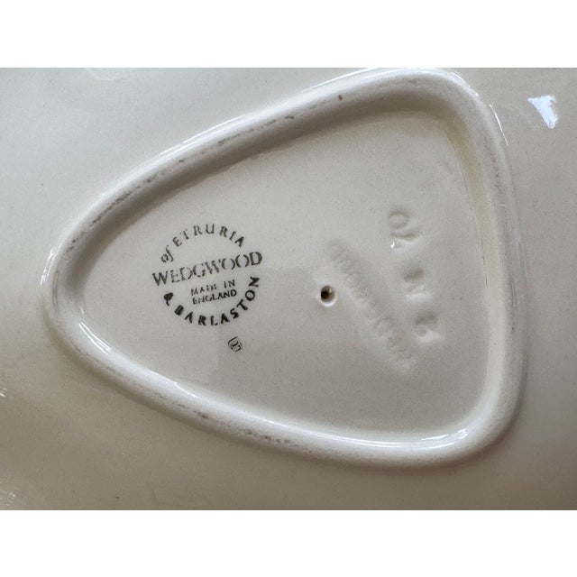 Cream Mid 20th Century Wedgwood Etruria Dysart Pattern Individual Autumn Soup Tureens - Set of 6 For Sale - Image 8 of 17
