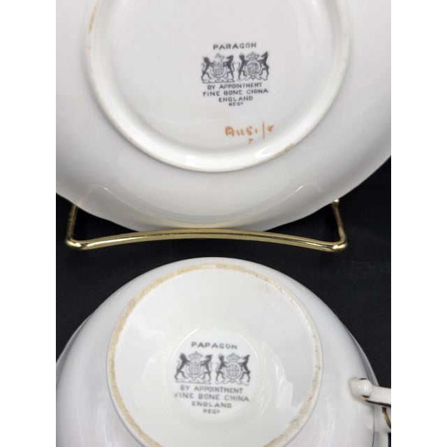 Vintage 1939-1949 'Double Warrant' Paragon 'To the Bride' Teacup and Saucer by Appointment Hm Queen Elizabeth and Hm Queen Mary For Sale - Image 15 of 18