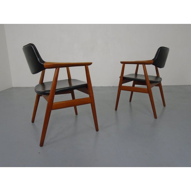 Danish GM 11 Teak Armchairs by Svend Aage Eriksen of Glostrup, 1960s, Set of 2 For Sale - Image 4 of 10