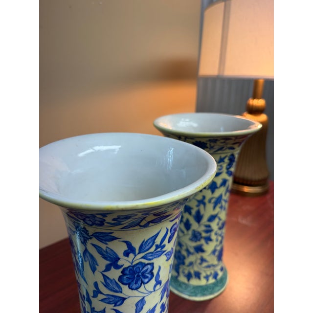 1990s Pair of Blue & White Floral Ceramic Trumpet Vases For Sale In New York - Image 6 of 7