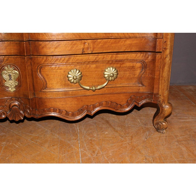Louis XV Style Commode in Walnut and Cherry Wood, 1700s For Sale - Image 10 of 17