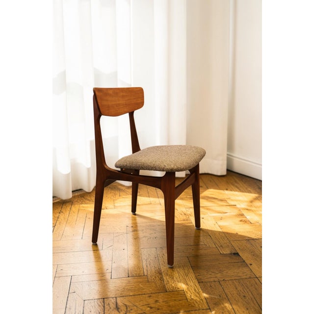 Danish Teak Chair with Seat in Bouclé by Schiønning & Elgaard for Randers Møbelfabrik, 1960s, Set of 6 For Sale - Image 13 of 15