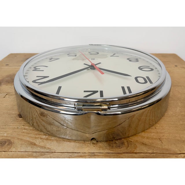 Vintage Industrial Silver Wall Clock from TN, 1960s For Sale - Image 11 of 18