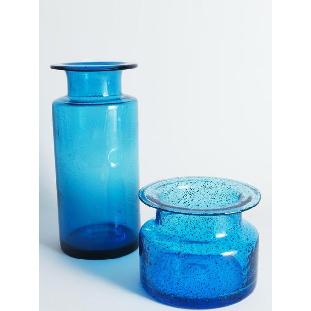 Cobalt Blue Bubble Glass Vases by Erik Höglund for Boda, 1960, Set of 2 For Sale - Image 3 of 18