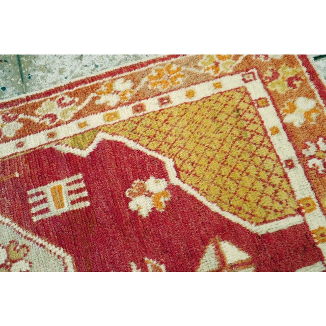 Textile Galerie Shabab Collection Mid-20th Century Turkish Oushak Rug For Sale - Image 7 of 8