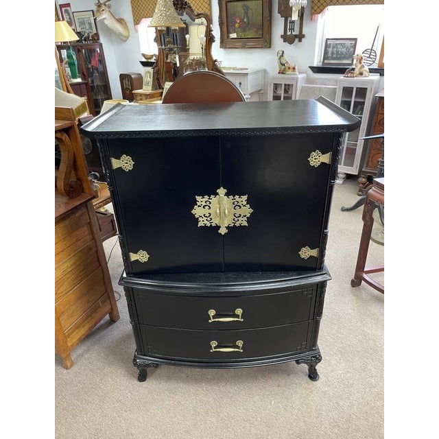 Up for sale is a recently refinished oriental style solid mahogany chest of drawers. The chest has been professionaly...