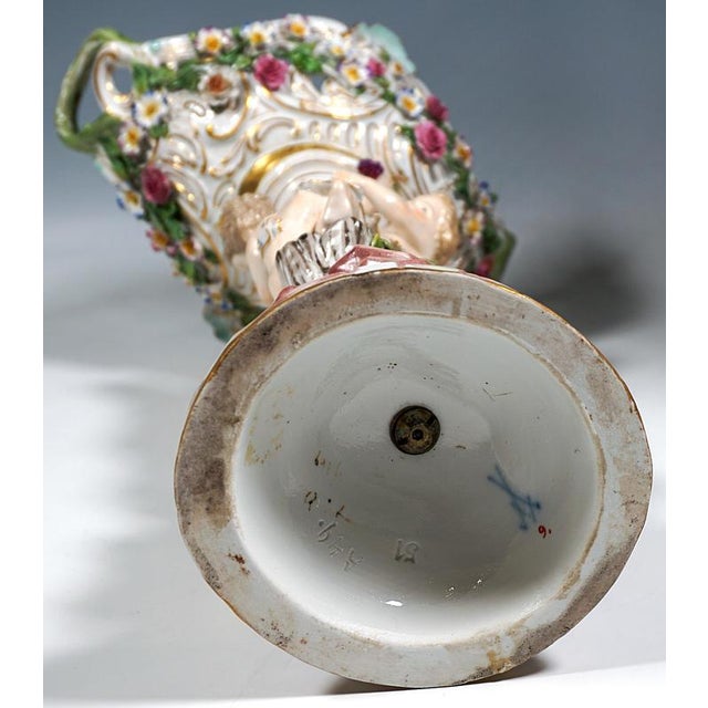 Porcelain Centerpieces with Cupids by Leuteritz for Meissen, 1860, Set of 2 For Sale - Image 9 of 13