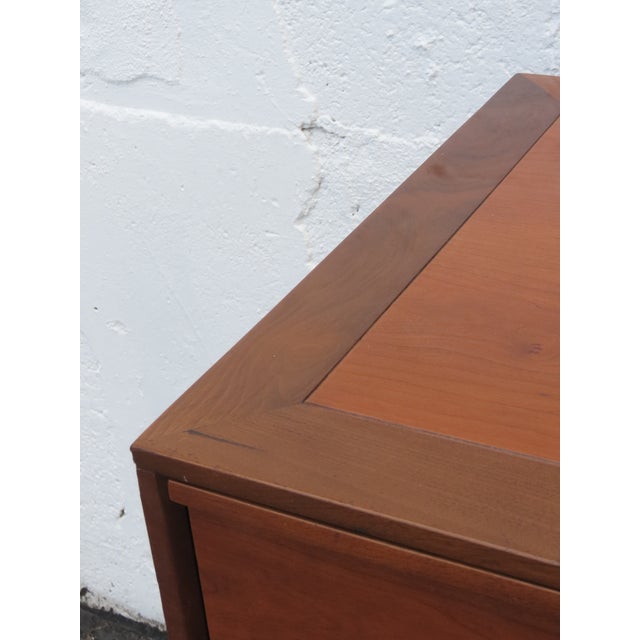 Tomlinson Mid Century Modern Long Credenza Sideboard Media Console 6437a For Sale - Image 16 of 17