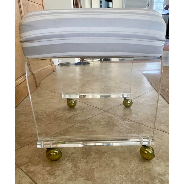 1960s 1960s Lucite Waterfall Vanity Stool For Sale - Image 5 of 7