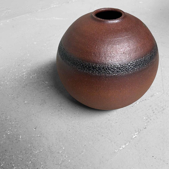 Beautiful Japanese earthenware Shigaraki flower vase Dimensions: height 21.5 cm, diameter 23 cm. This ikebana vase is...