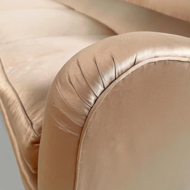 Mid-Century Modern Italian Three-Seater Pink Beige Silk Sofa with Original Upholstery, 1940s For Sale - Image 9 of 18