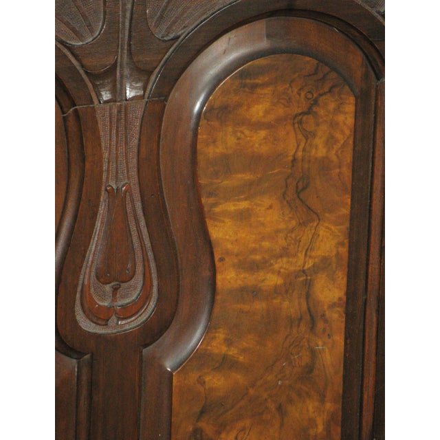 Art Nouveau Louis Majorelle (Attributed) Hand Carved Tulip Floral Design Walnut Burl Wood Bed Frame 19th C. For Sale - Image 12 of 18
