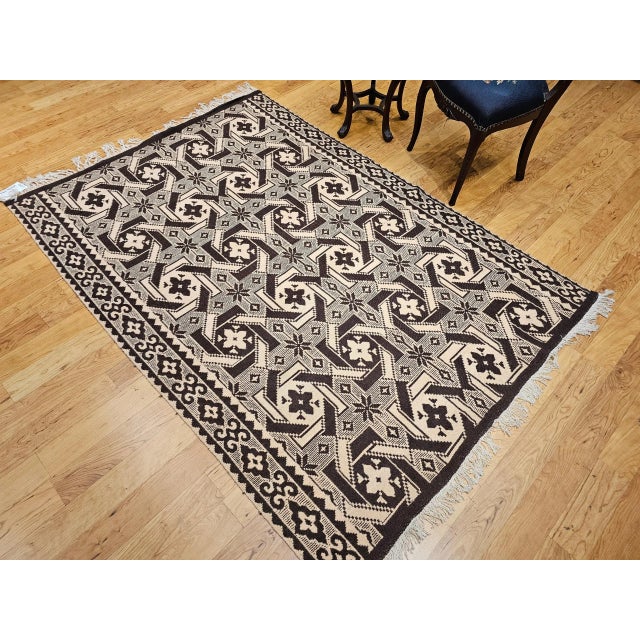Vintage American Southwestern Rug, Handwoven Wool, Geometric Pattern, Tan & Brown, 5’ X 7’ For Sale - Image 12 of 12