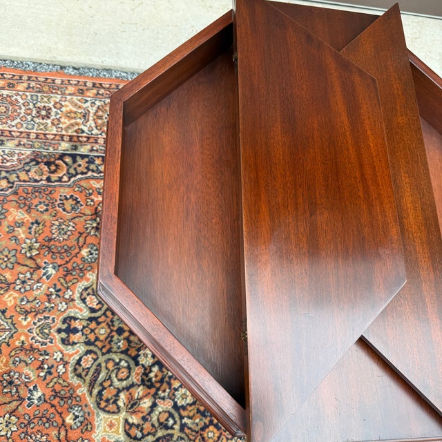 1990s Henkel Harris Queen Anne Solid Mahogany Octagonal Jefferson Table #5400 For Sale - Image 10 of 15