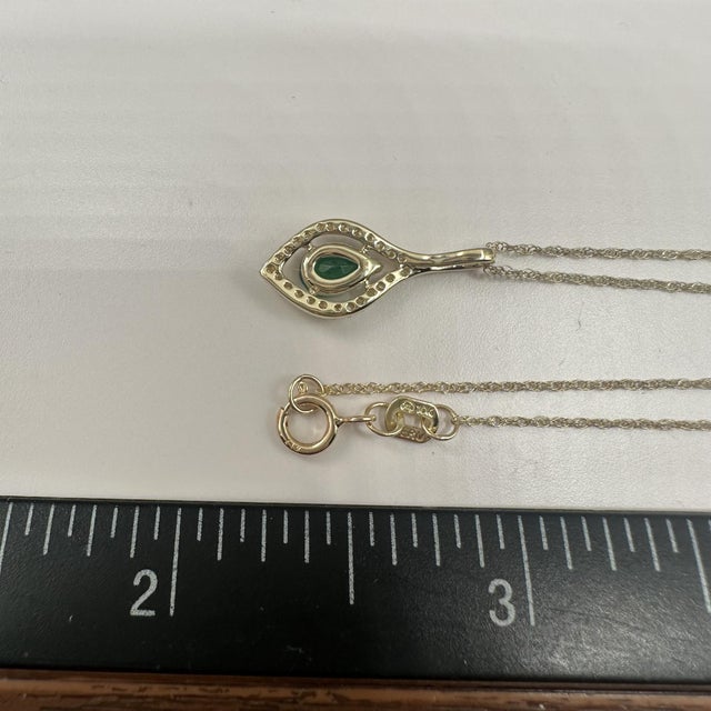 Early 21st Century Emerald & Diamond Necklace in 10kt Yellow Gold – Pear Cut, 18in, New For Sale - Image 5 of 5